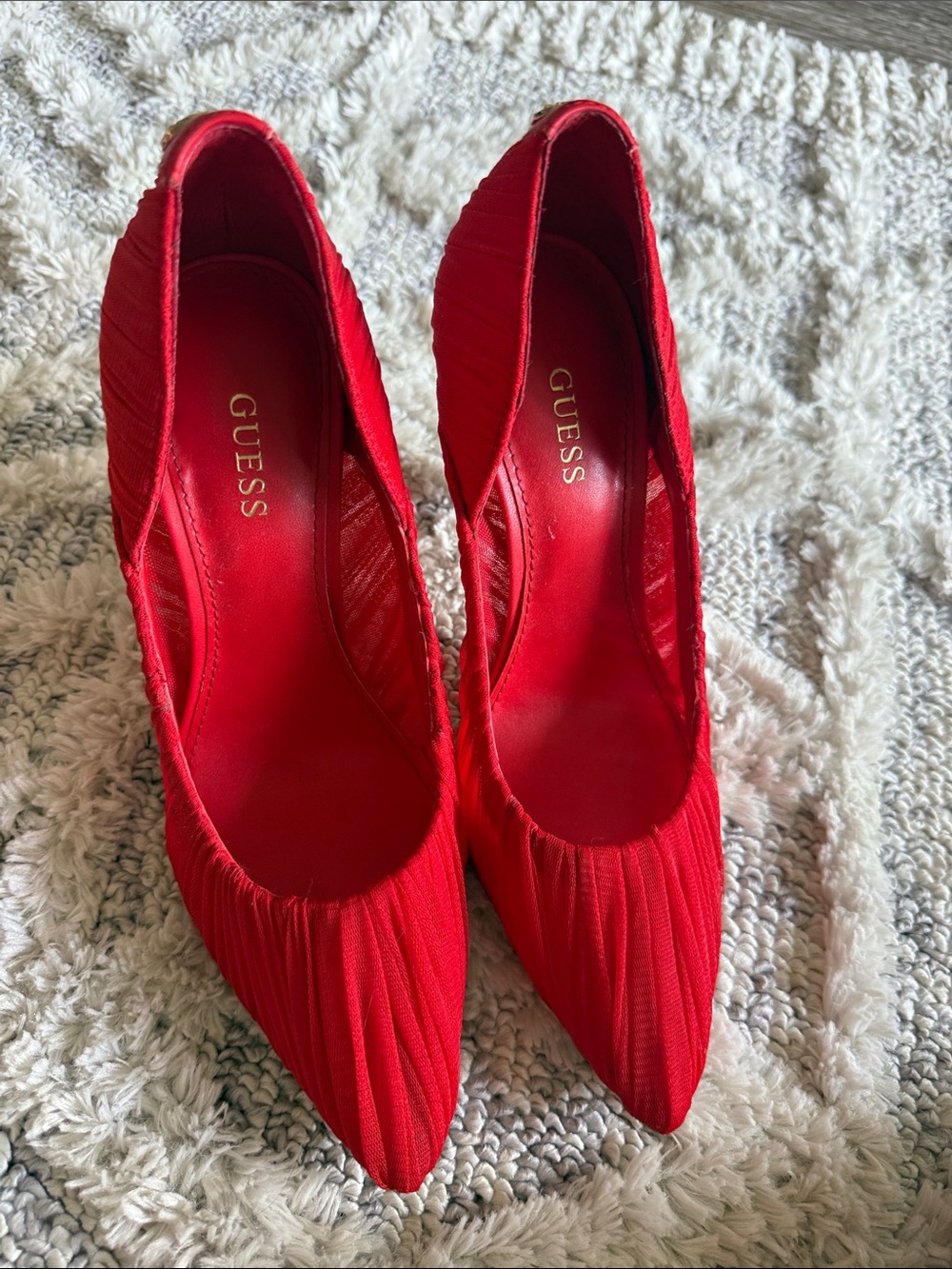 GUESS Red Pointed-Toe Textile Stiletto Pumps.      (one time used)